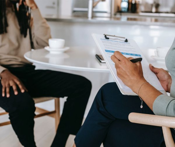 Fortalece tu Relación con Terapia de Pareja | Asesoramiento grupal